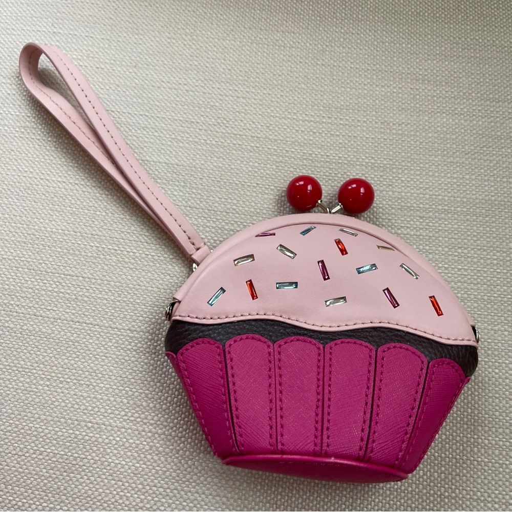 Kate spade Limited Edition Pink Cupcake Posie Wrislet Clutch